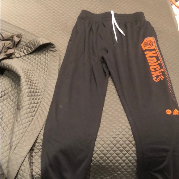 Knicks Joggers - Picture 1 of 3